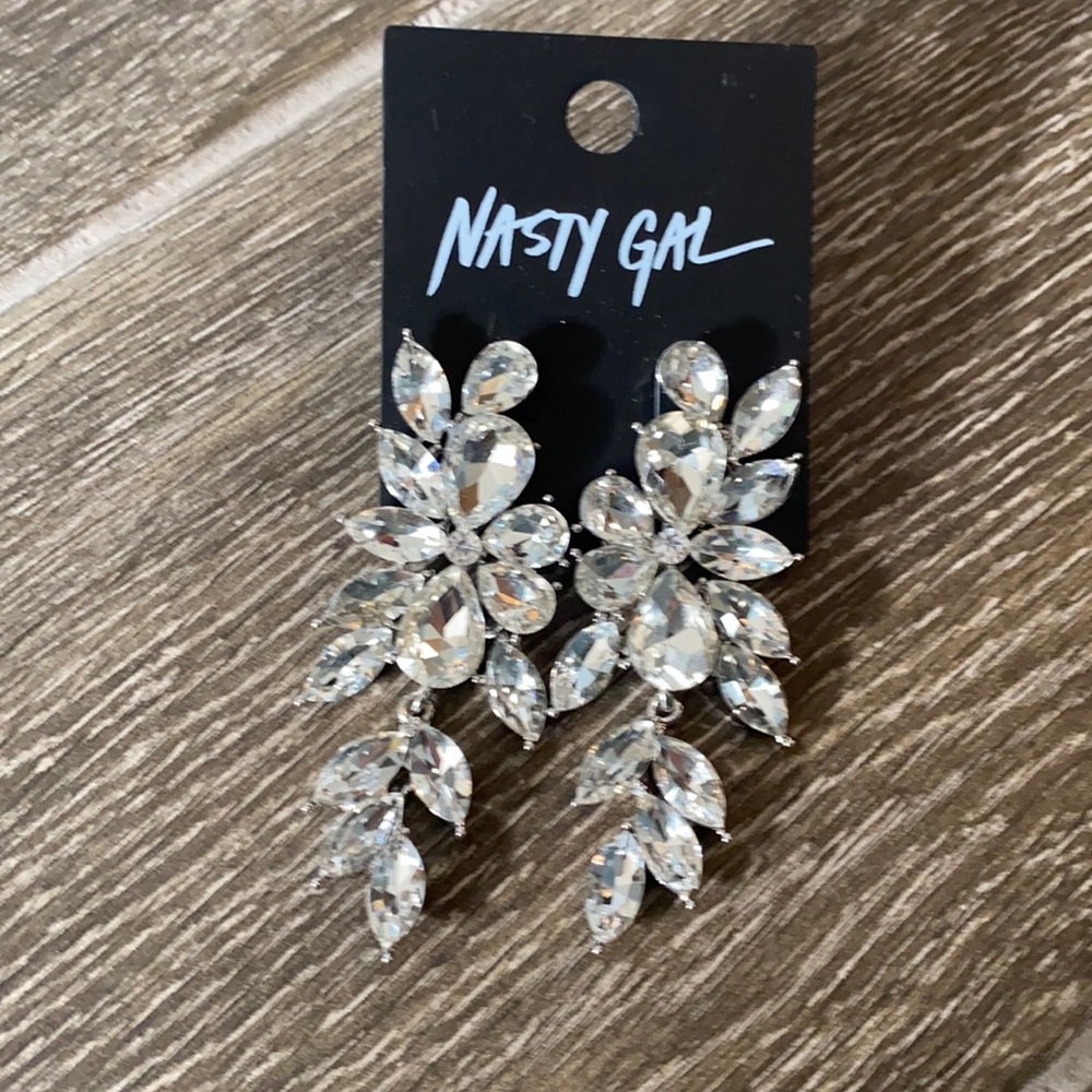 NWT Nastygal crystal drop bridal earrings